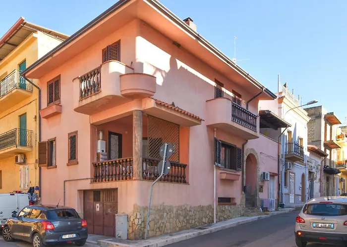 3 Bedroom Beautiful Home In Trappeto